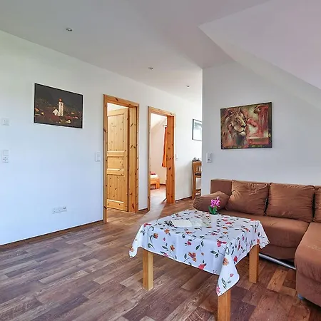 Claudi's Radl Stadl Apartment *